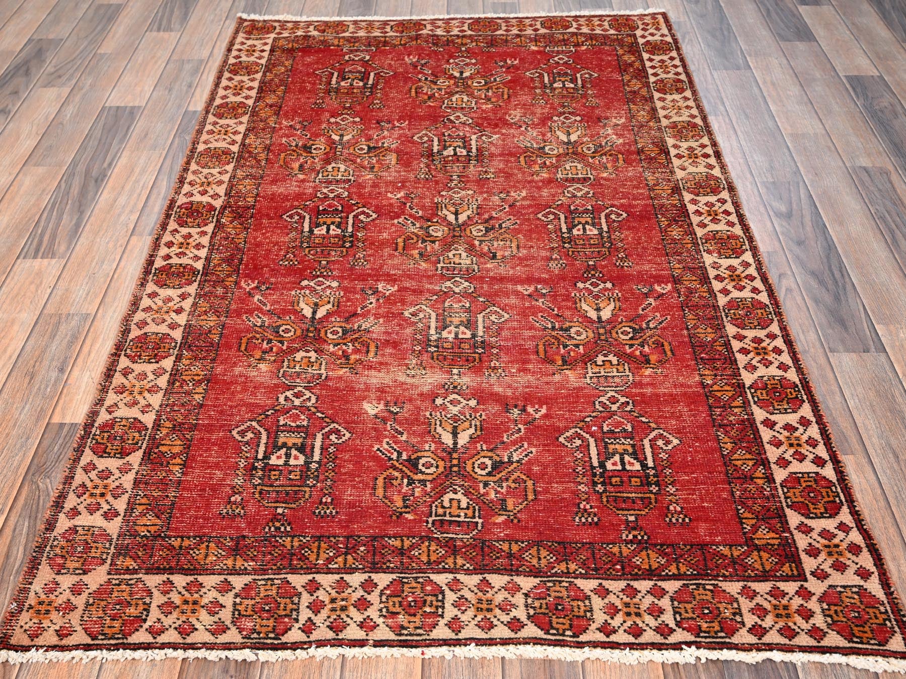 Shiraz Vintage hand-knotted wool rug in Red & Ivory, 3'8" x 6' — SKU O01705 (view 2)