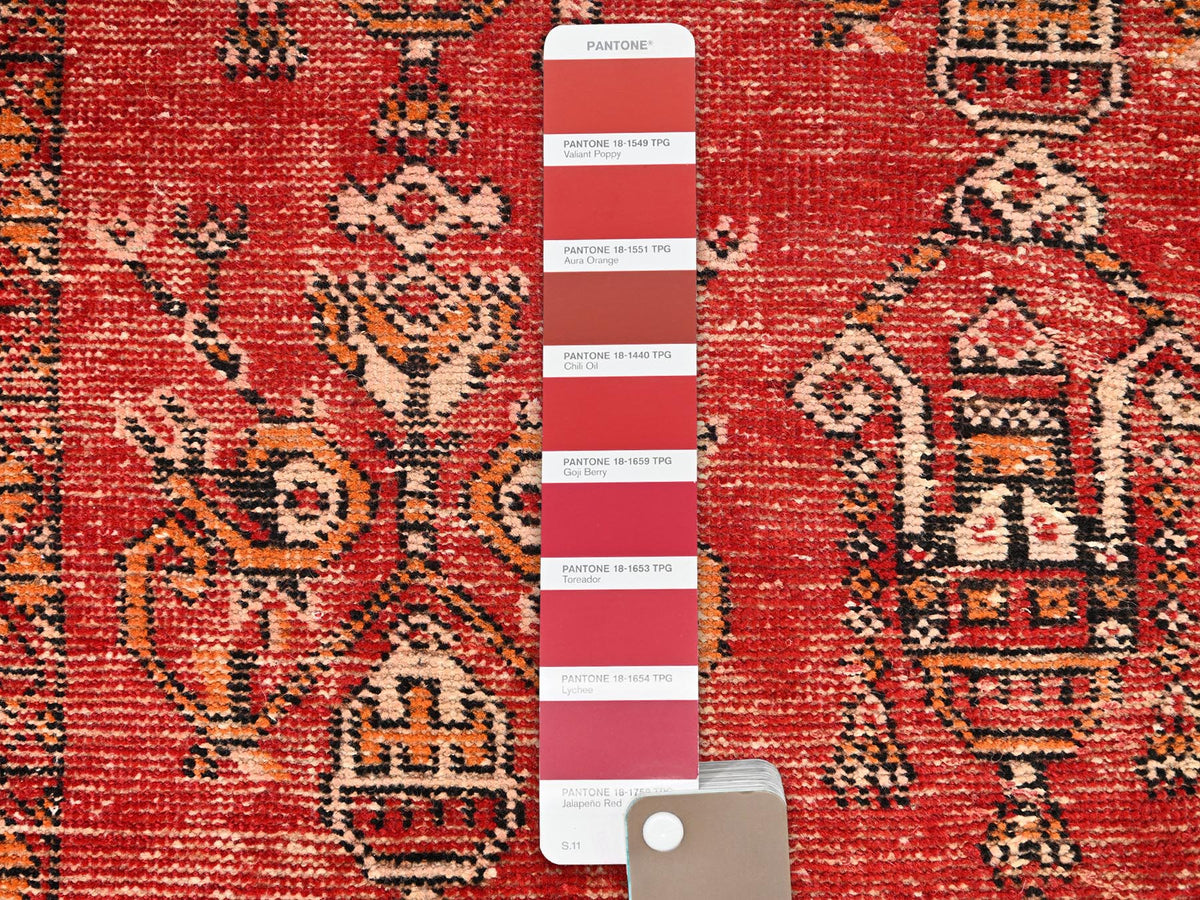 Shiraz Vintage hand-knotted wool rug in Red & Ivory, 3'8" x 6' — SKU O01705 (view 4)