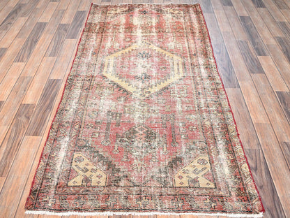 Hamadan Vintage hand-knotted wool runner in Red, 3'2" x 6'5" — SKU O01718 (view 2)