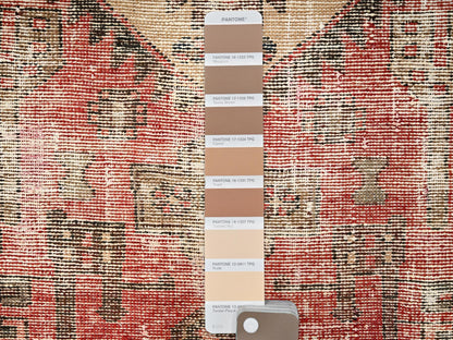 Hamadan Vintage hand-knotted wool runner in Red, 3'2" x 6'5" — SKU O01718 (view 4)