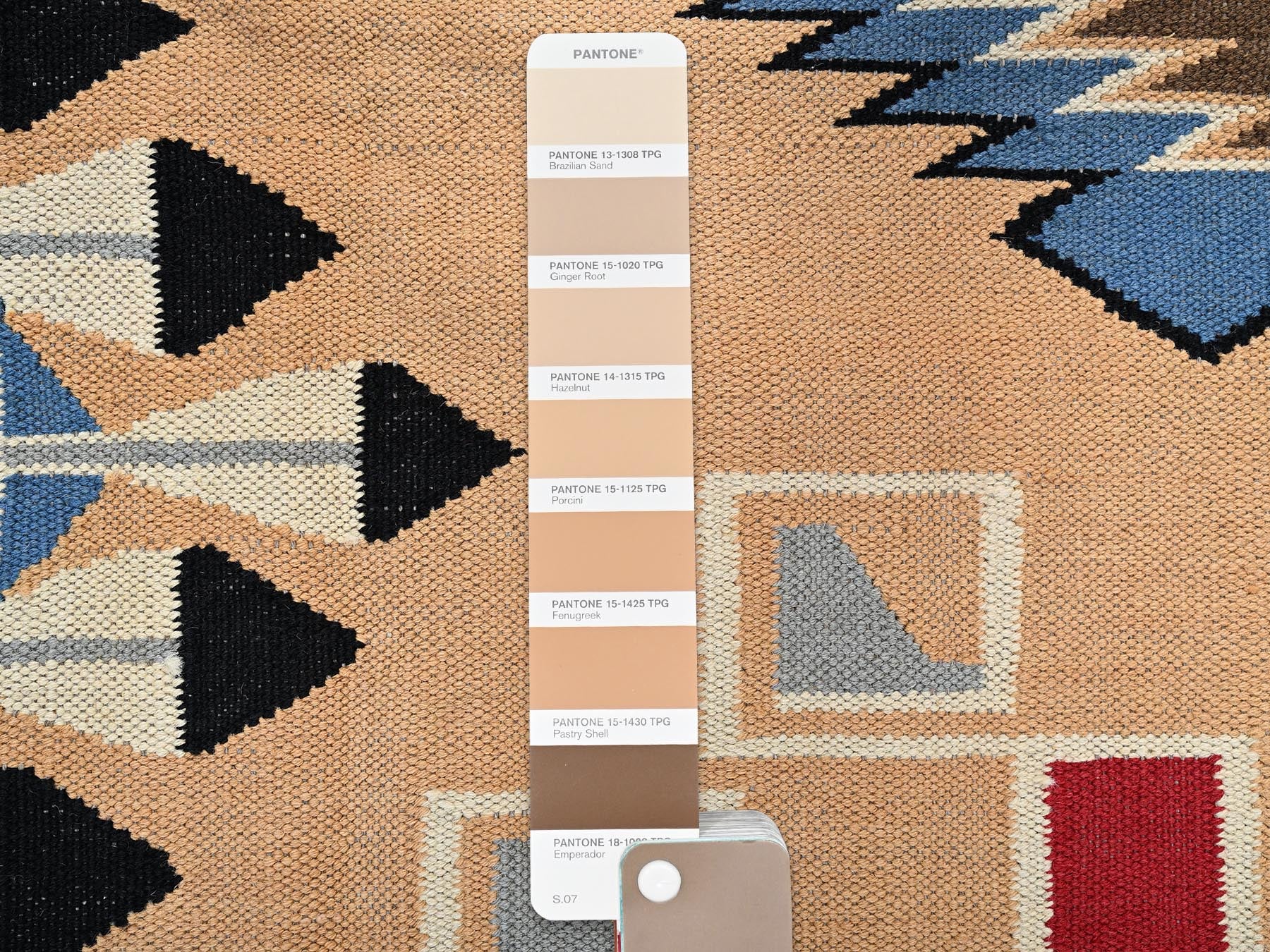 Tribal & Geometric hand-knotted wool rug in Orange & Black, 8'1" x 10'3" — SKU O01729 (view 4)