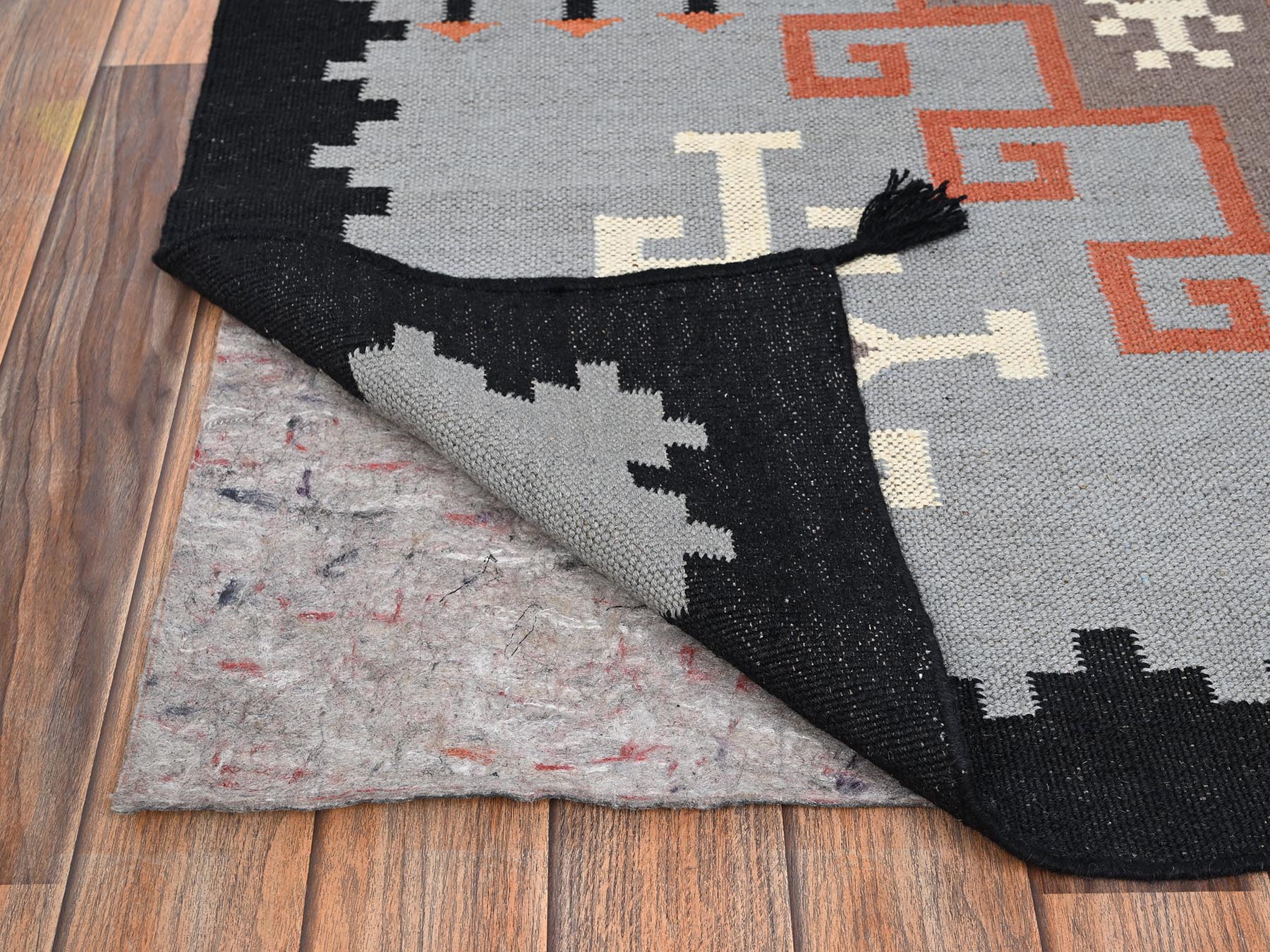 Tribal & Geometric hand-knotted wool rug in Gray & Black, 5'3" x 6'11" — SKU O01737 (view 3)