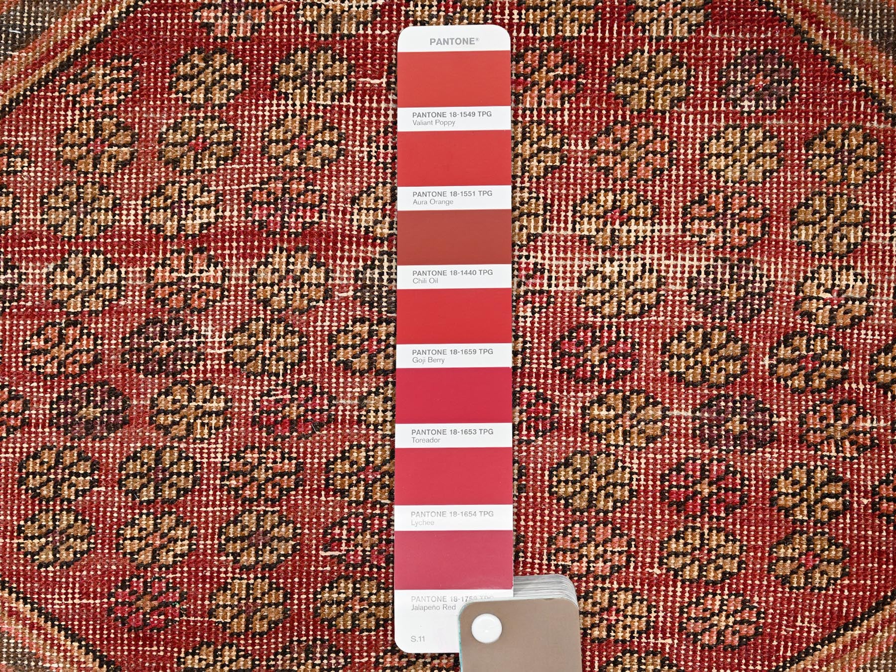 Vintage hand-knotted wool runner in Red, 2'5" x 9'5" — SKU O01752 (view 4)