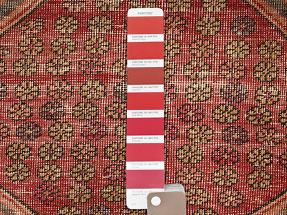 Vintage hand-knotted wool runner in Red, 2'5" x 9'5" — SKU O01752 (view 4)
