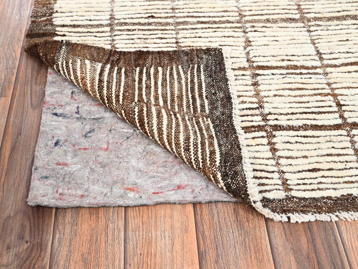 Tribal & Geometric hand-knotted wool runner in Ivory & Brown, 2'8" x 9'6" — SKU O01770 (view 3)
