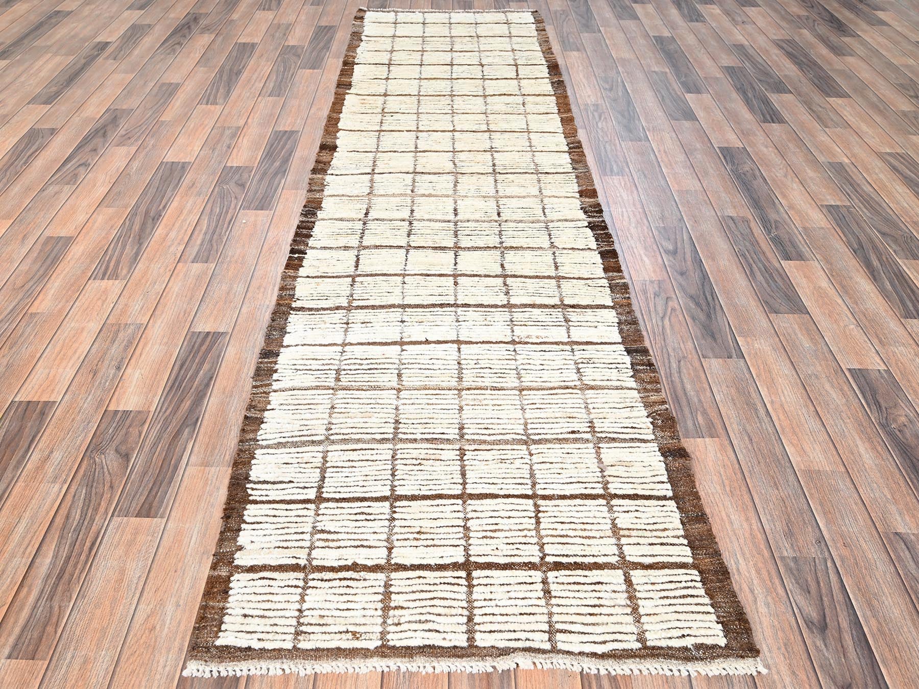 Ivory 2'8" x 9'5" Tribal & Geometric Hand knotted Wool Rug - Sku: O01771