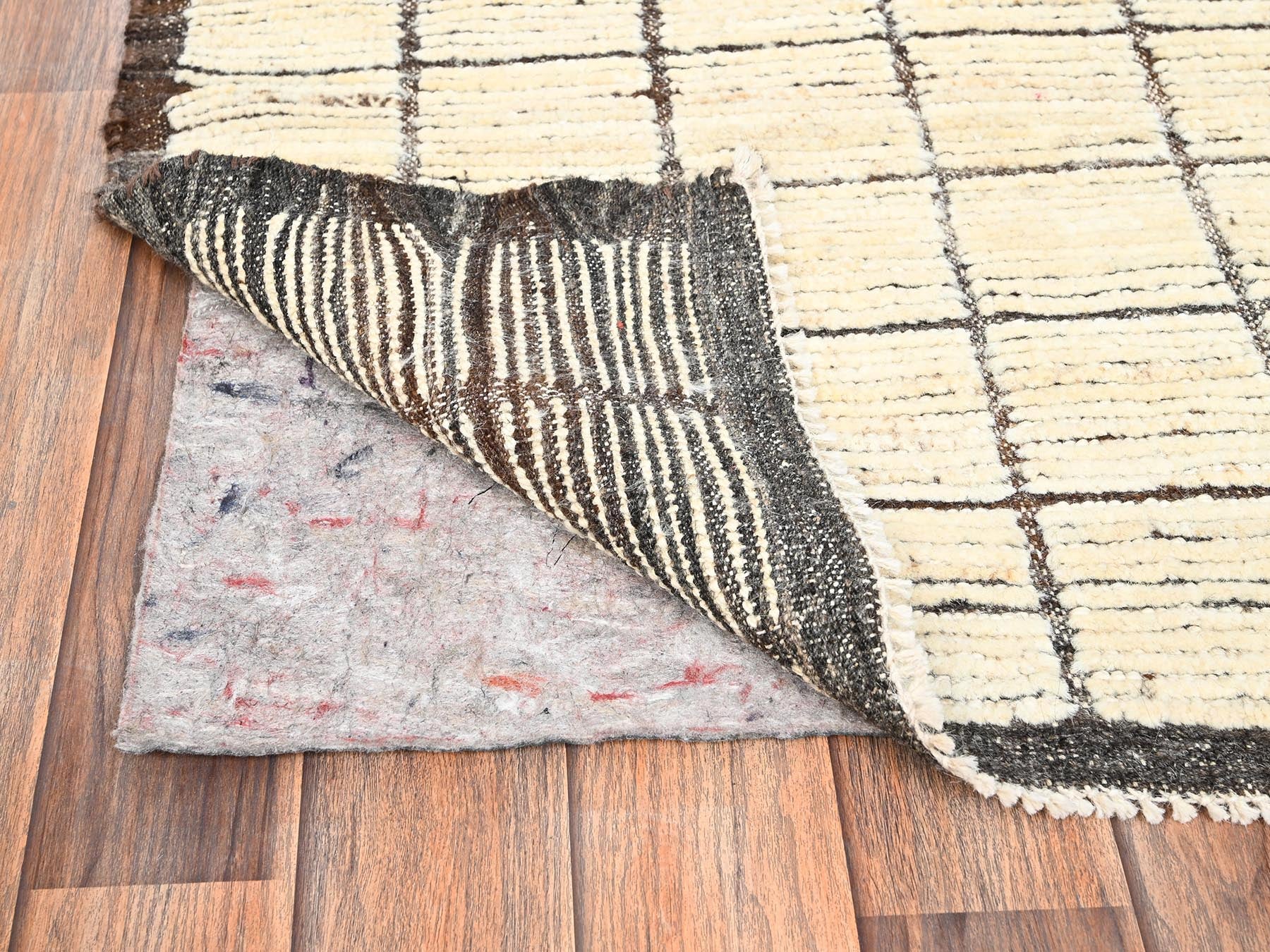 Tribal & Geometric hand-knotted wool runner in Ivory & Brown, 2'7" x 7'10" — SKU O01772 (view 3)