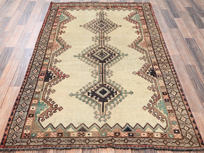 Shiraz Vintage hand-knotted wool rug in Ivory & Gray, 4' x 6'4" — SKU O01809 (view 2)