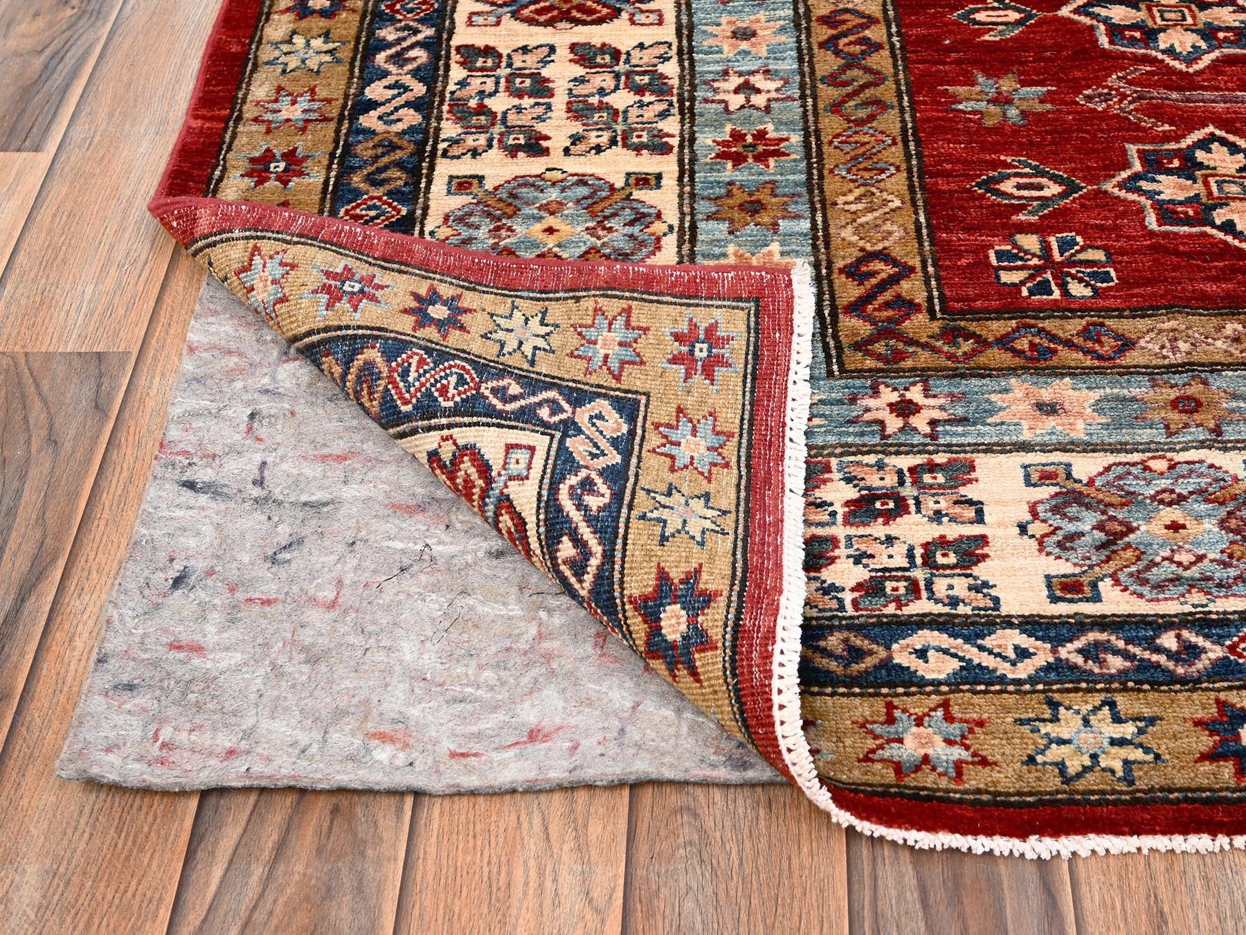 Kazak Kazak hand-knotted wool rug in Red & Ivory, 8'1" x 9'9" — SKU O01825 (view 5)
