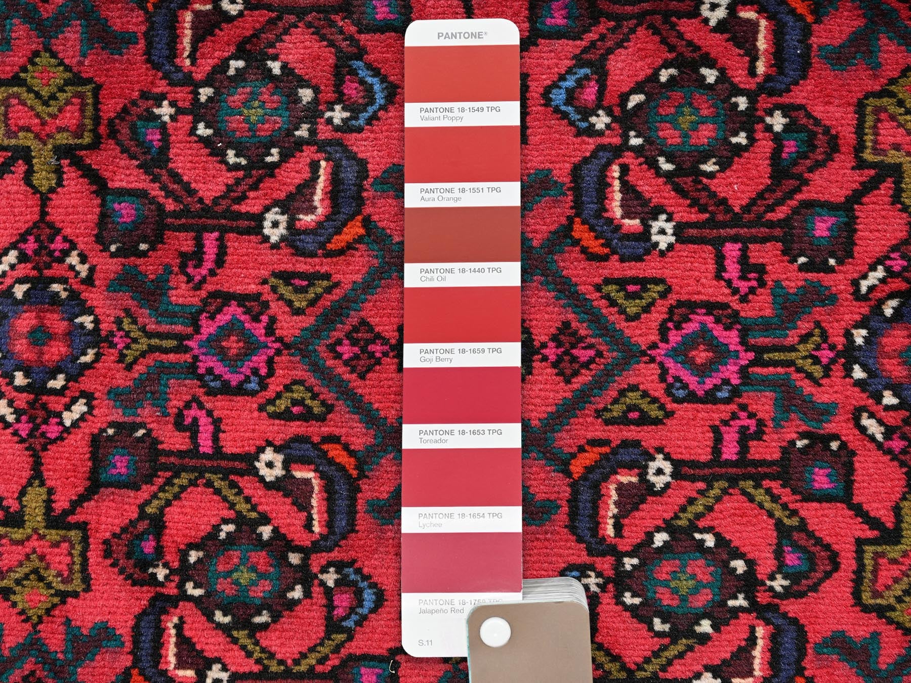 Persian hand-knotted wool runner in Red & Ivory, 2'5" x 6'4" — SKU O01873 (view 4)
