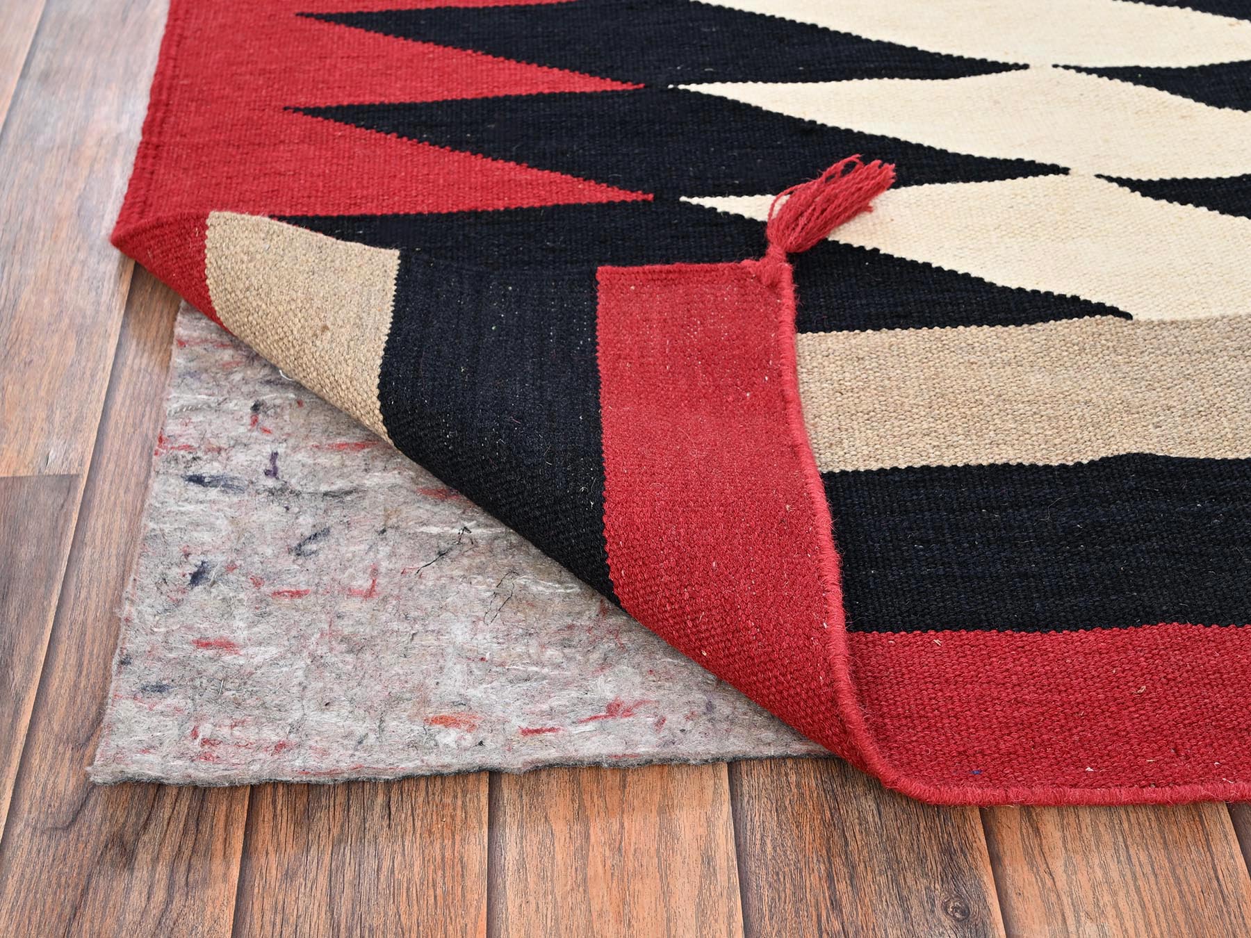 Tribal & Geometric hand-knotted wool rug in Ivory, 7'11" x 9'11" — SKU O01959 (view 3)
