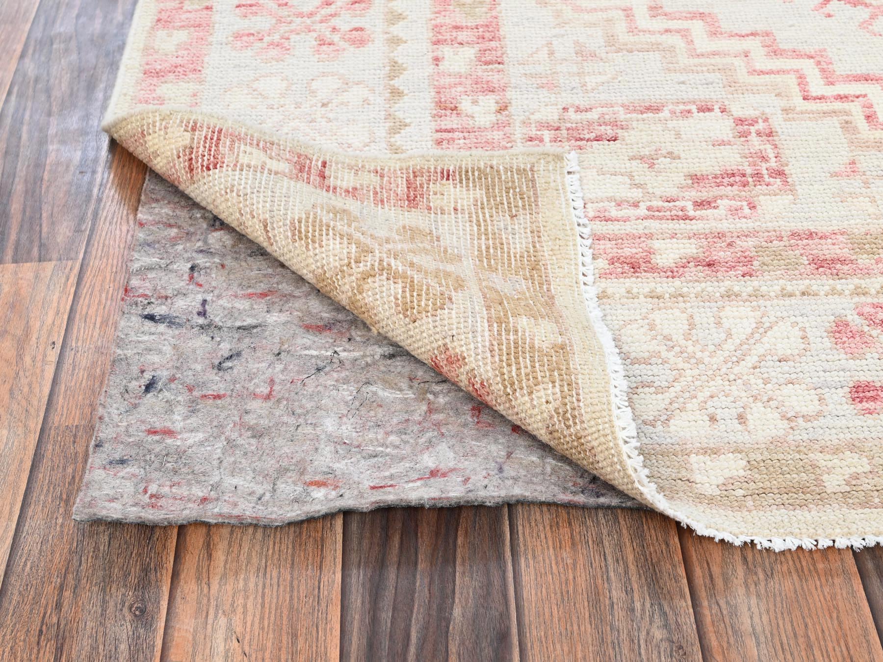 Oushak hand-knotted wool rug in Gray & Ivory, 4'10" x 6'8" — SKU O01982 (view 3)