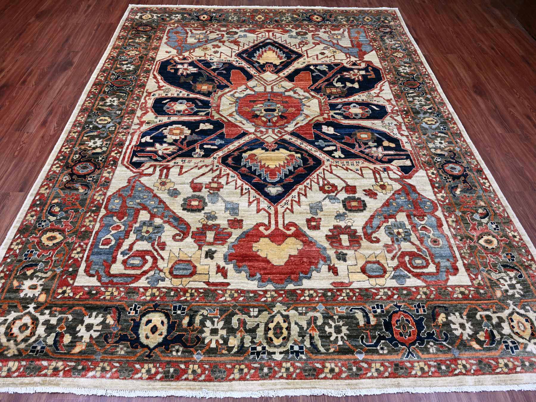 Heriz Heriz hand-knotted wool rug in Brown & Green, 8'2" x 9'11" — SKU O020004 (view 2)
