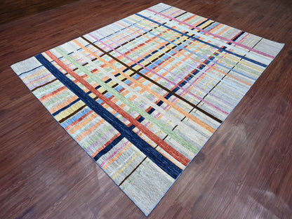 Modern / Contemporary hand-knotted wool rug in Gray, 7'10" x 9'9" — SKU O020019 (view 3)