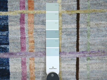 Modern / Contemporary hand-knotted wool rug in Gray, 7'10" x 9'9" — SKU O020019 (view 7)