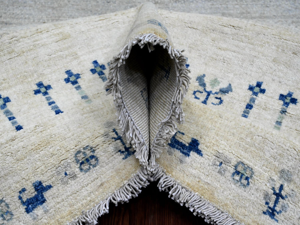 Gabbeh Tribal & Geometric hand-knotted wool rug in Ivory, 8'3" x 9'7" — SKU O020020 (view 5)