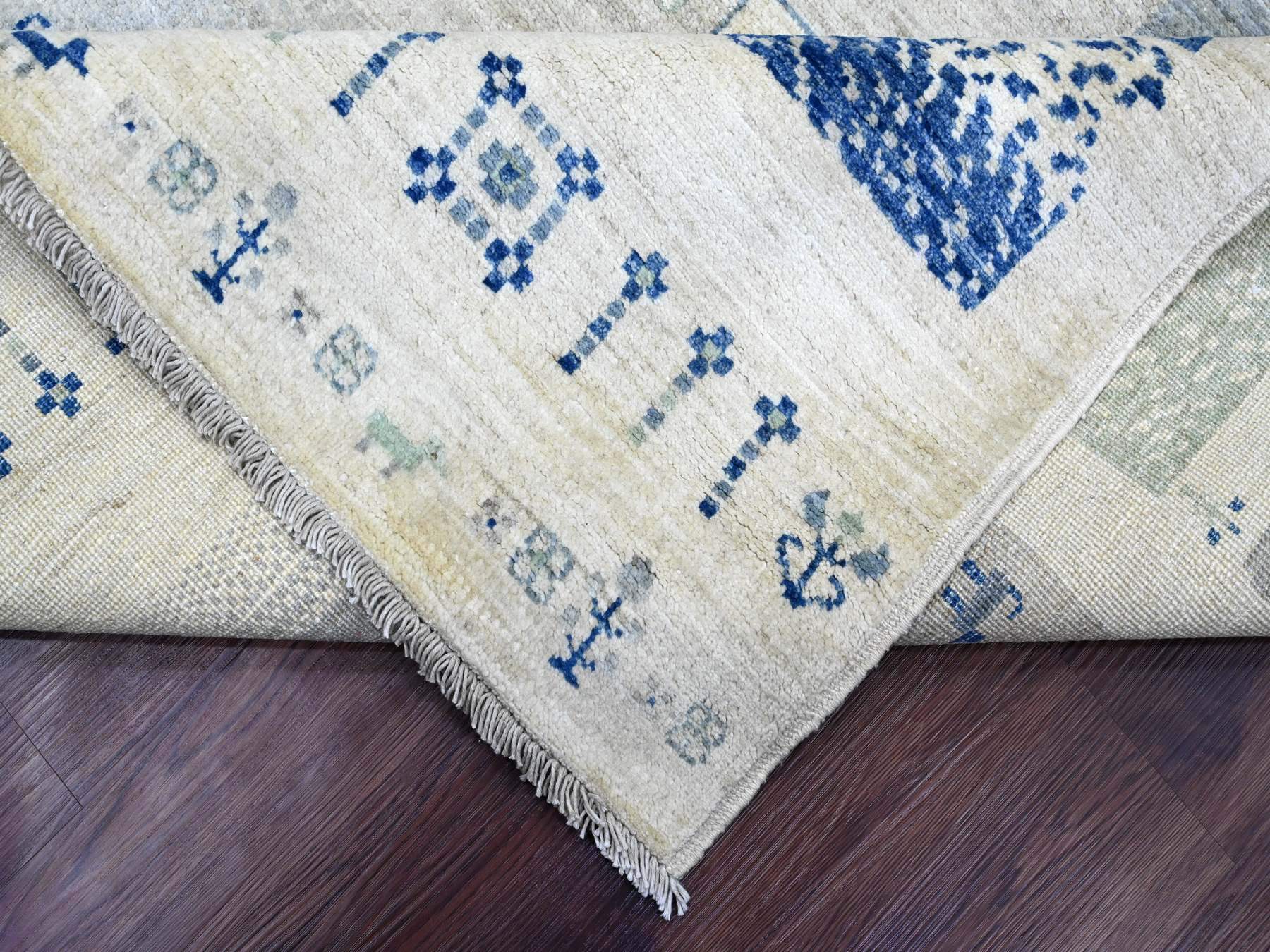 Gabbeh Tribal & Geometric hand-knotted wool rug in Ivory, 8'3" x 9'7" — SKU O020020 (view 6)