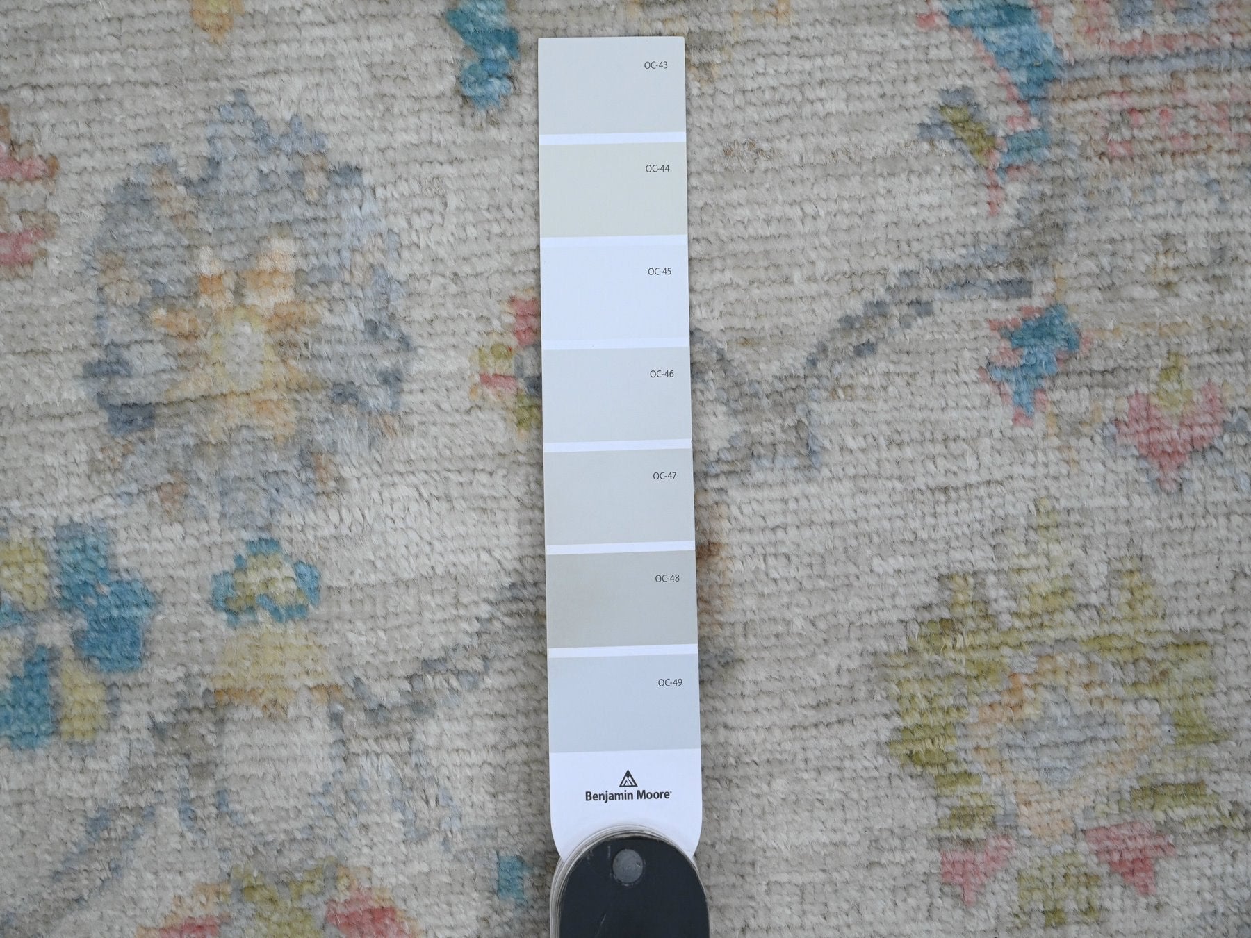 Oushak Oushak hand-knotted wool runner in Ivory & Light Blue, 4'1" x 9'6" — SKU O020076 (view 3)