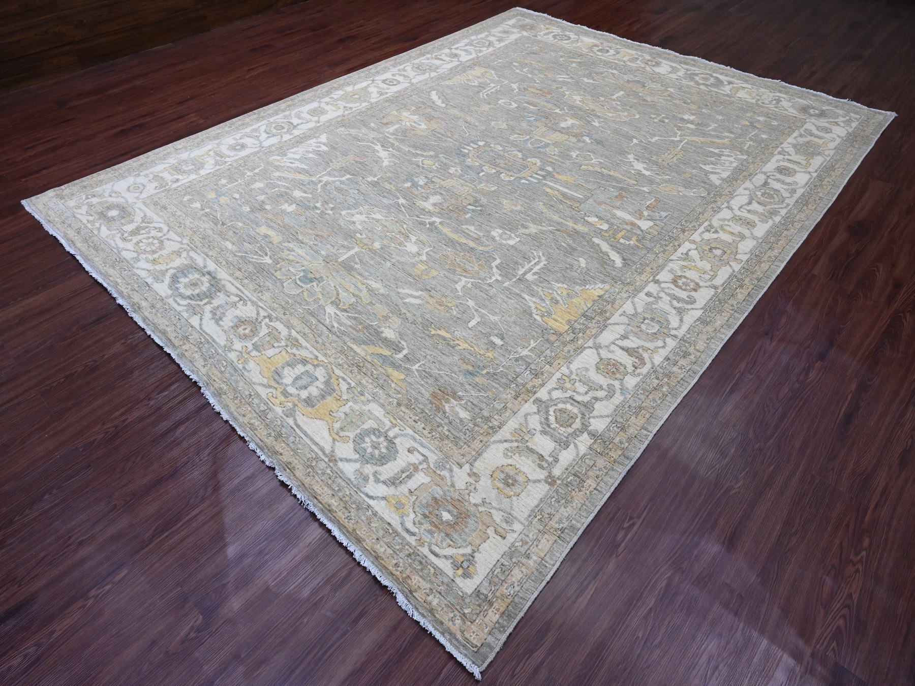 Heriz Heriz hand-knotted wool rug in Gray & Ivory, 8'10" x 11'8" — SKU O020083 (view 3)