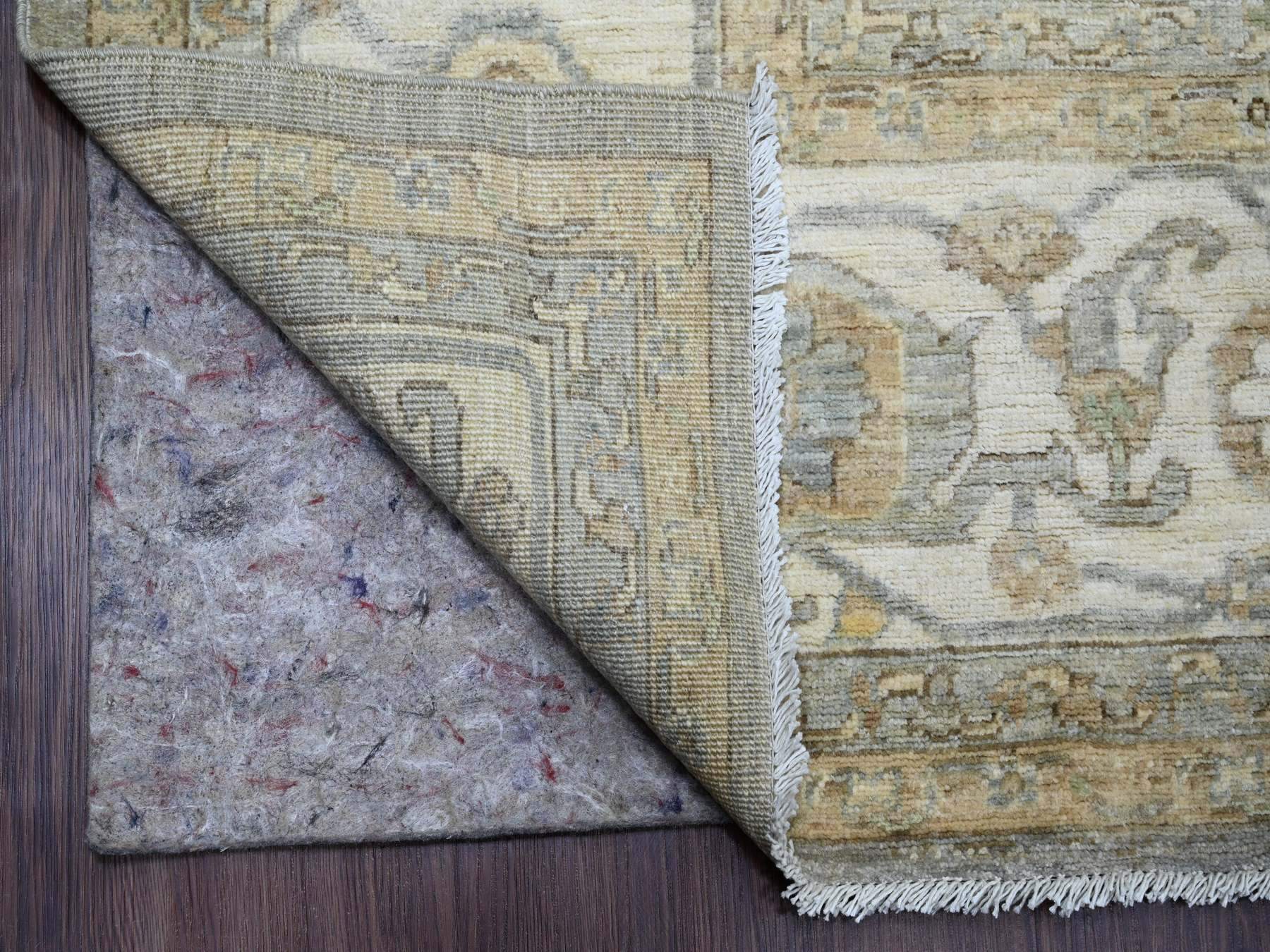 Heriz Heriz hand-knotted wool rug in Gray & Ivory, 8'10" x 11'8" — SKU O020083 (view 4)
