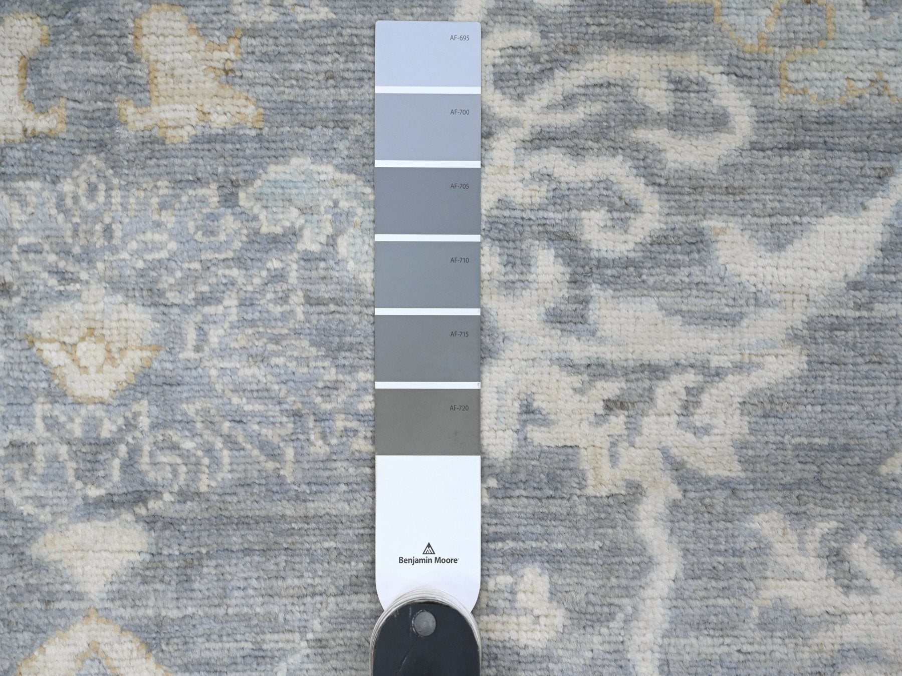 Mahal Oushak hand-knotted wool rug in Gray & Ivory, 8'2" x 9'8" — SKU O020086 (view 7)