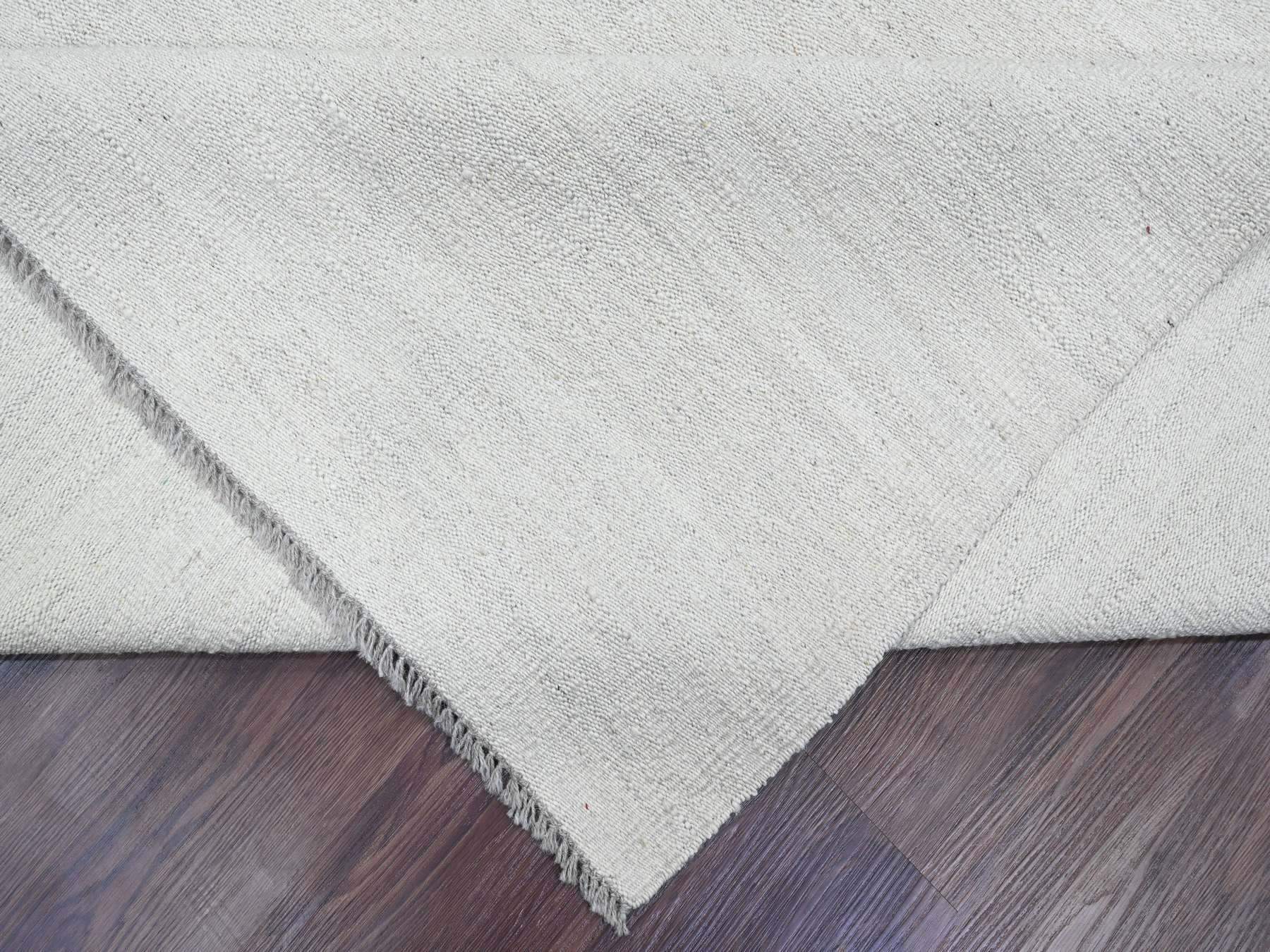 Kilim Flat-Weave hand-knotted wool rug in Ivory, 9' x 12' — SKU O020099 (view 6)