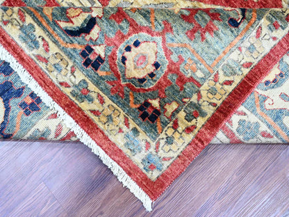 Heriz Heriz hand-knotted wool rug in Red & Green, 8'11" x 12' — SKU O020104 (view 6)