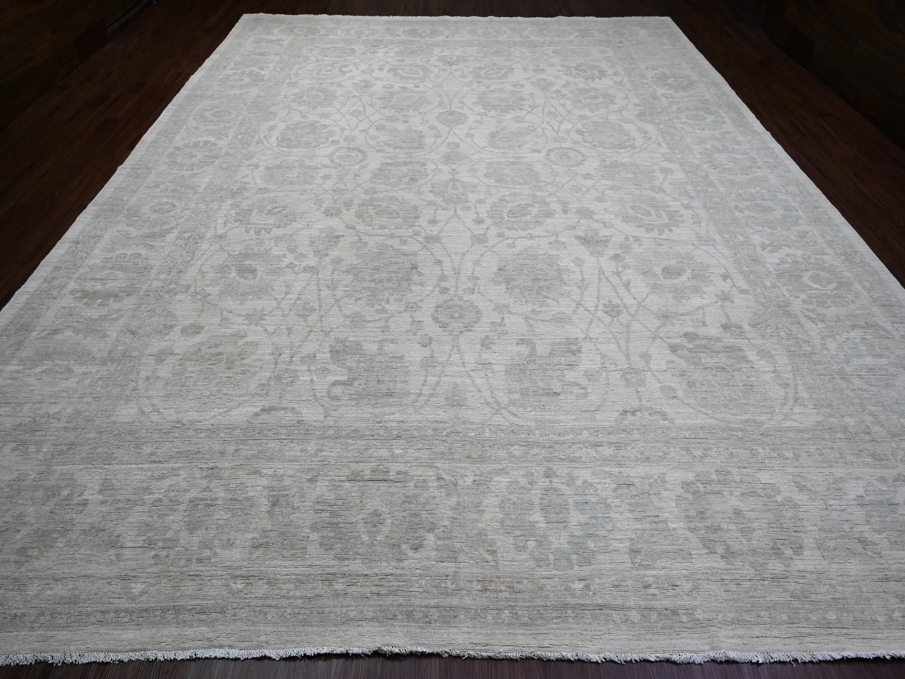 Peshawar Oushak hand-knotted wool rug in Ivory, 11'5" x 15'1" — SKU O020114 (view 2)