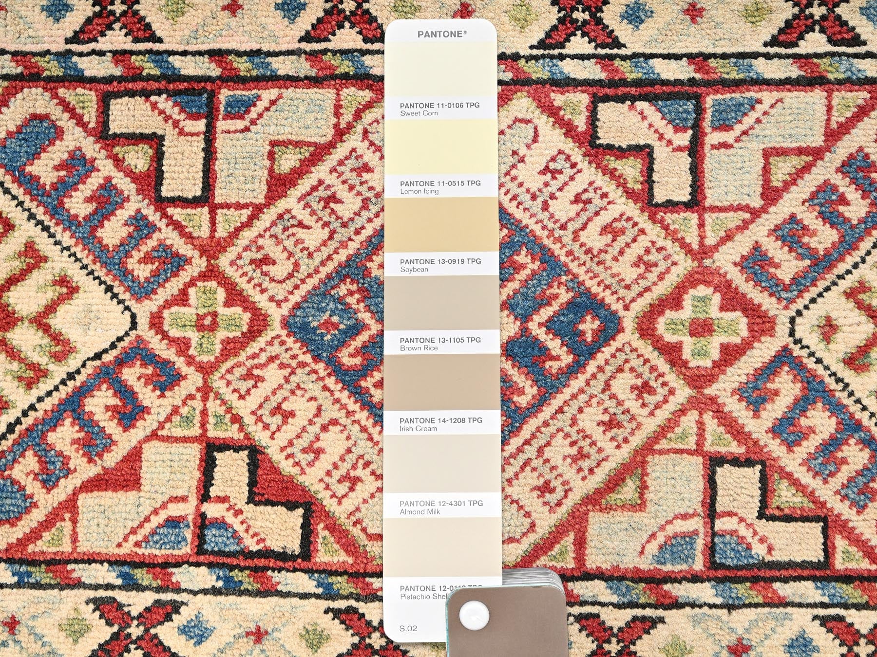 Kazak Kazak hand-knotted wool runner in Ivory, 2'10" x 13' — SKU O02012 (view 4)