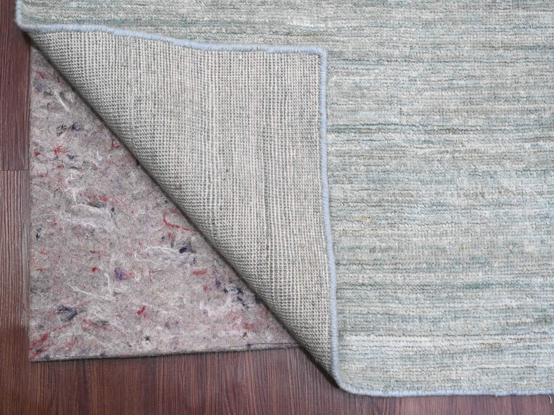 Modern / Contemporary hand-knotted wool rug in Gray, 8'6" x 11'5" — SKU O020141 (view 4)