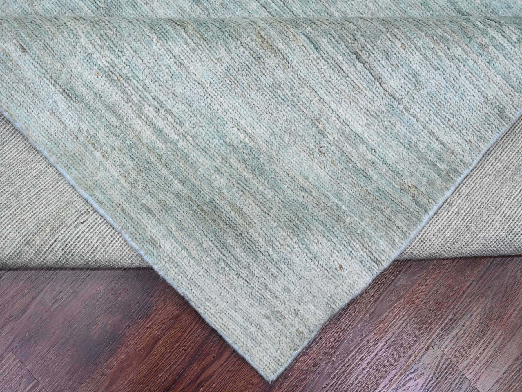 Modern / Contemporary hand-knotted wool rug in Gray, 8'6" x 11'5" — SKU O020141 (view 6)