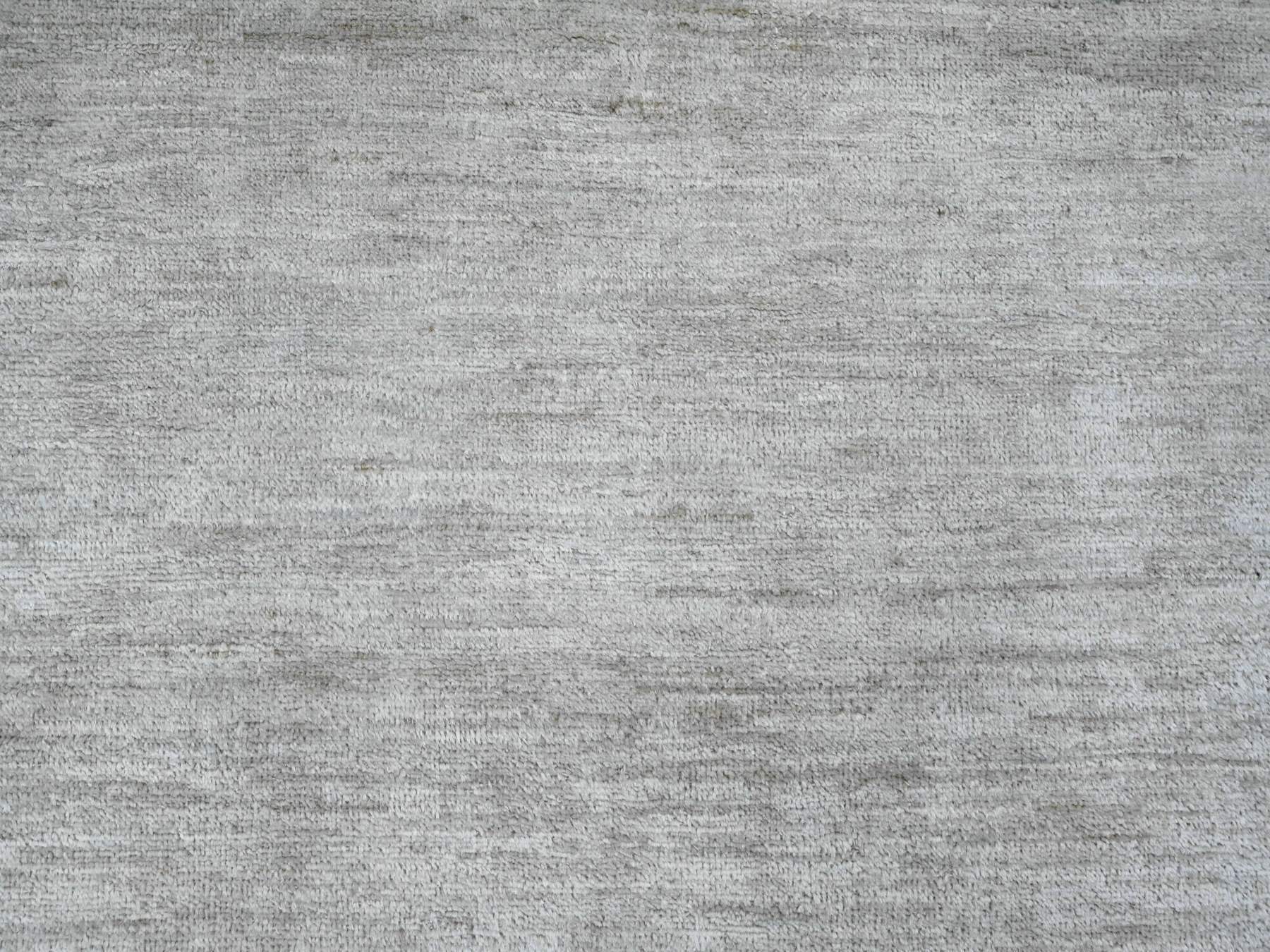 Modern / Contemporary hand-knotted wool rug in Gray, 8'7" x 11'9" — SKU O020143 (view 8)