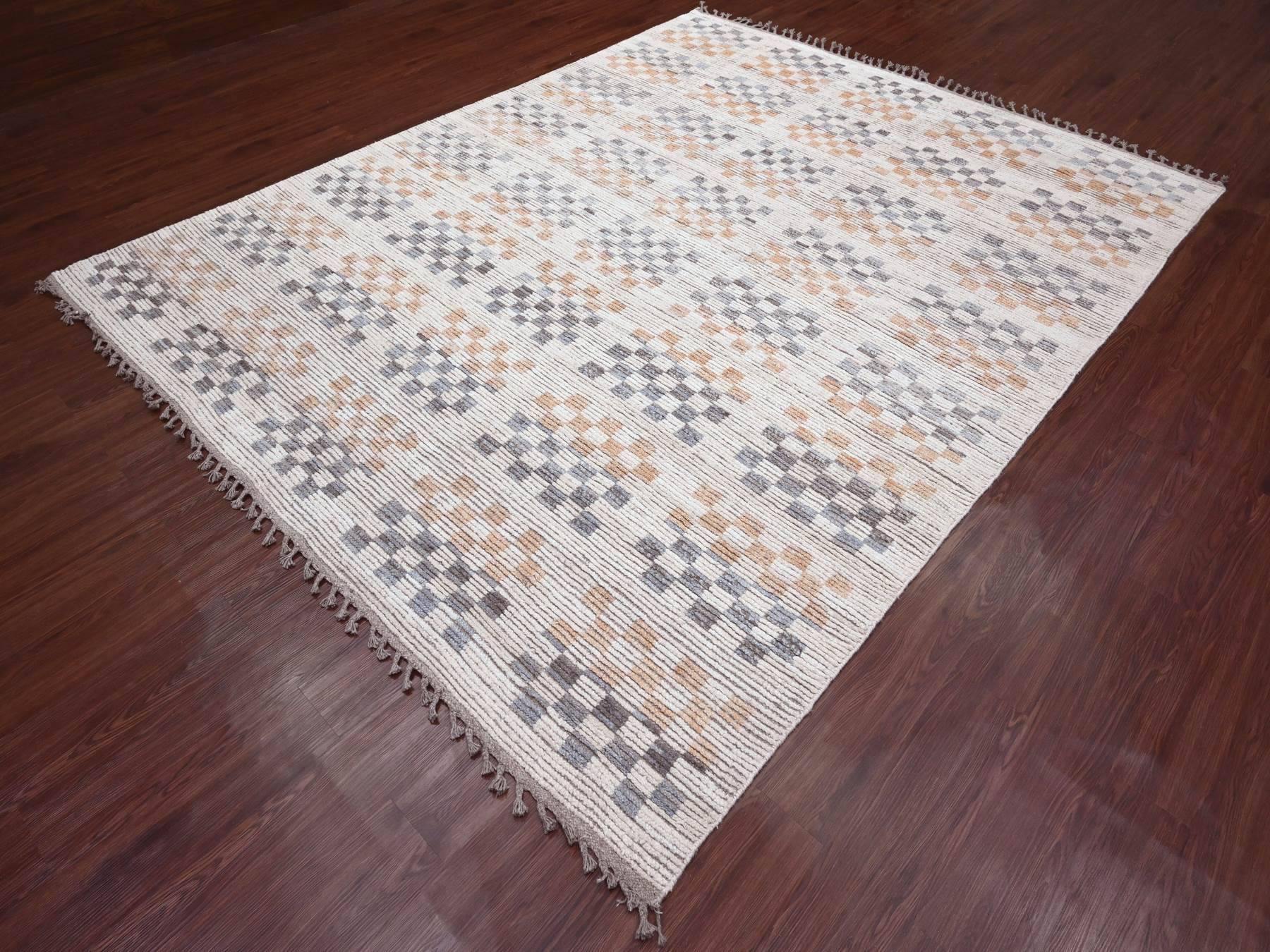 Tribal & Geometric hand-knotted wool rug in Ivory, 8'1" x 10'5" — SKU O020151 (view 3)