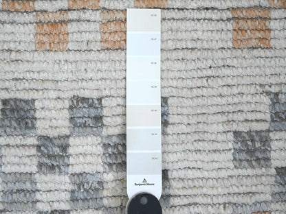 Tribal & Geometric hand-knotted wool rug in Ivory, 8'1" x 10'5" — SKU O020151 (view 7)
