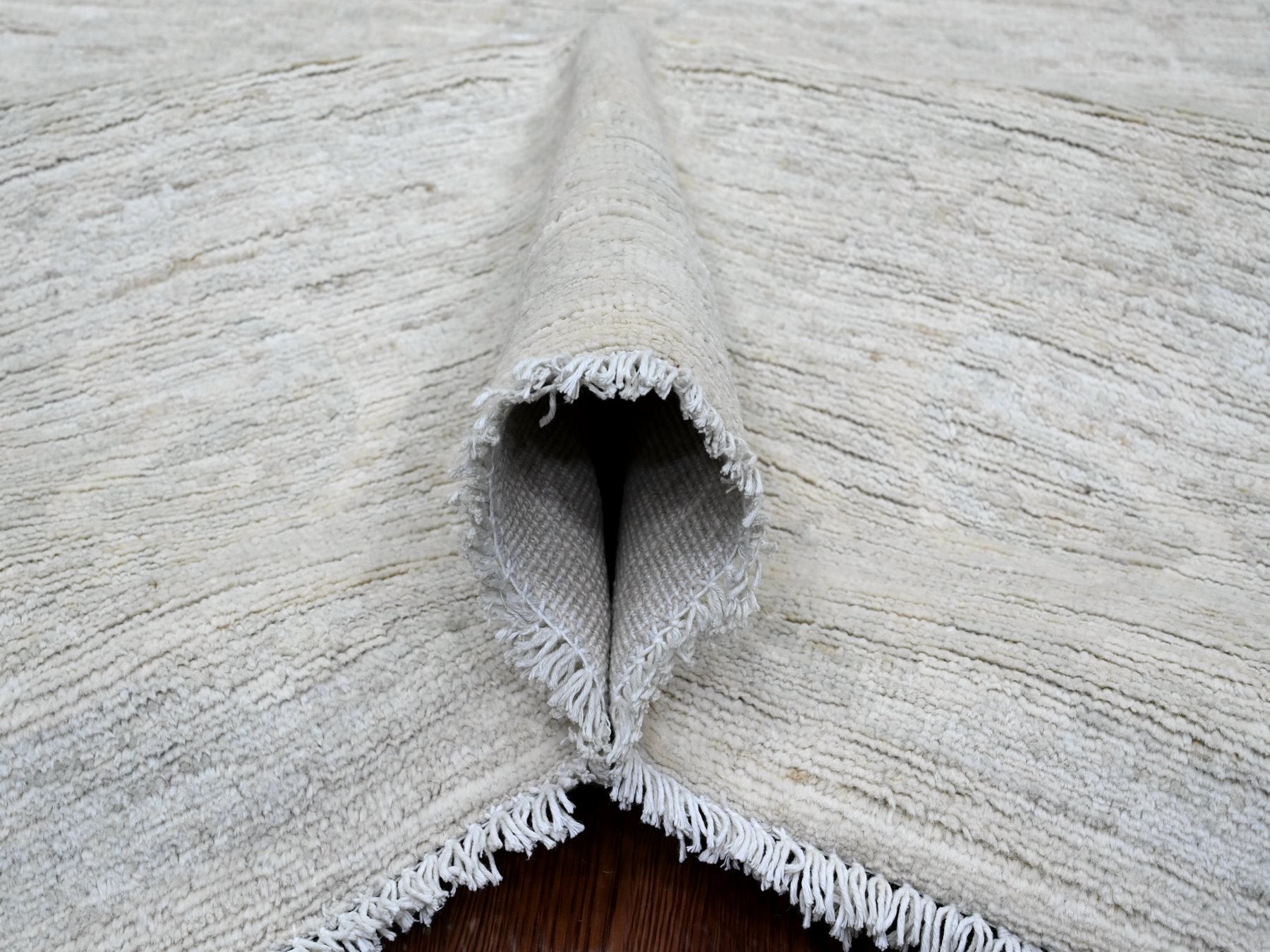 Peshawar Oushak hand-knotted wool rug in Ivory & Light Gray, 8'9" x 11'5" — SKU O020186 (view 5)