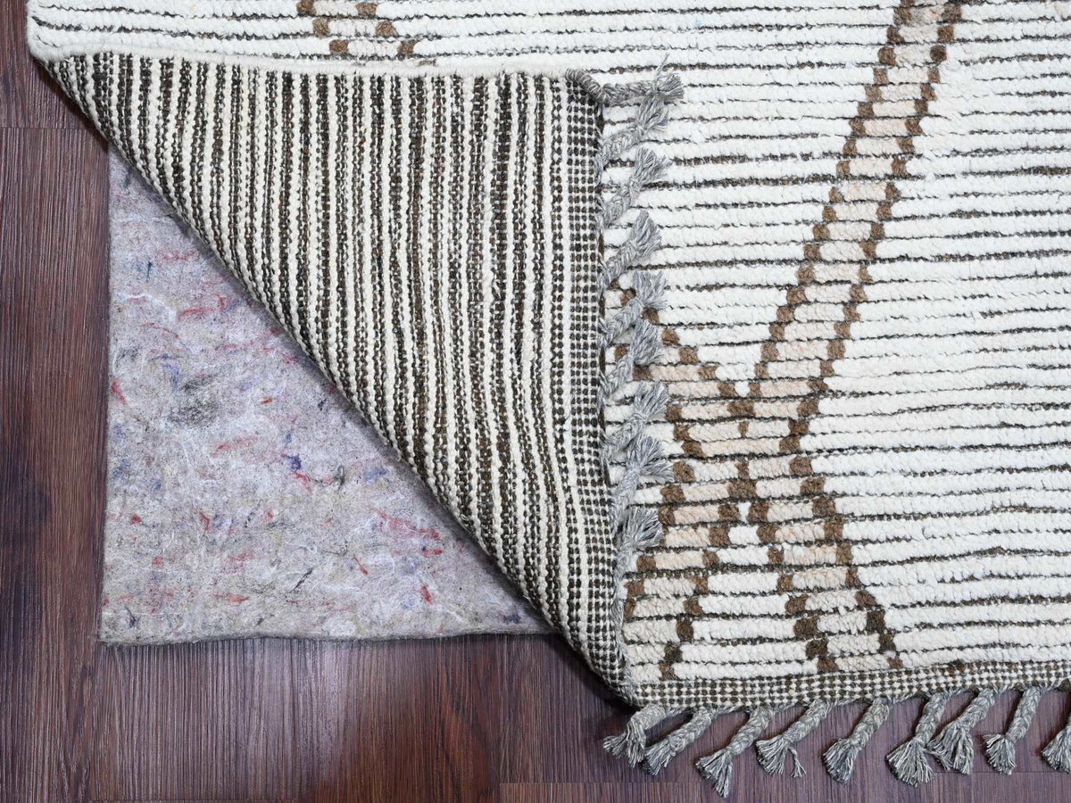 Tribal & Geometric hand-knotted wool rug in Ivory, 15'9" x 23'5" — SKU O020232 (view 4)