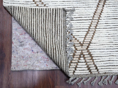 Tribal & Geometric hand-knotted wool rug in Ivory, 15'9" x 23'5" — SKU O020232 (view 4)