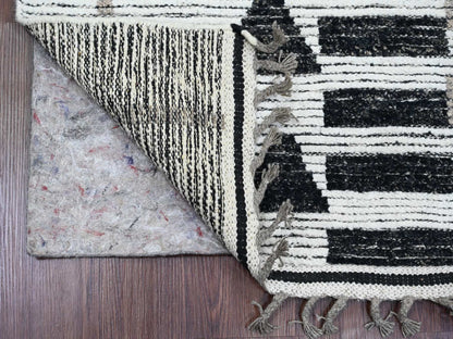 Ivory 2'6" x 10'11" Tribal Hand knotted Wool Rug - Sku: O020285