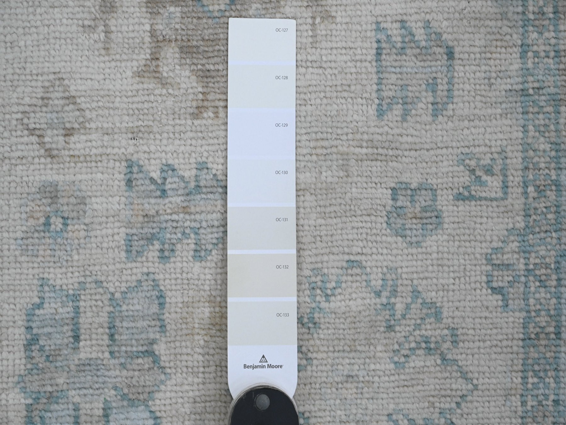 Oushak Oushak hand-knotted wool runner in Ivory & Light Blue, 2'8" x 11'4" — SKU O020300 (view 3)