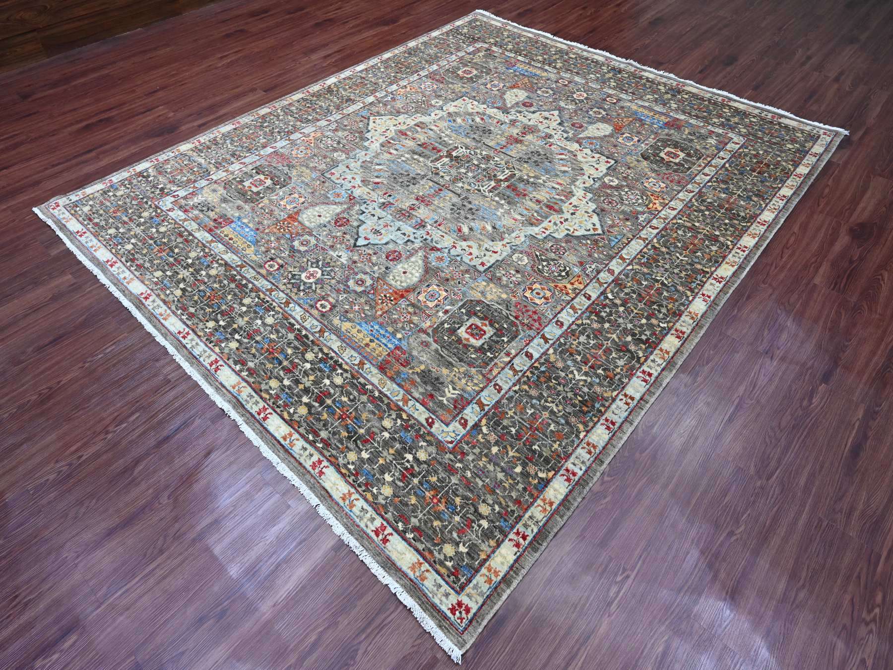 Mamluk Mamluk hand-knotted wool rug in Gray, 7'11" x 9'8" — SKU O020338 (view 3)