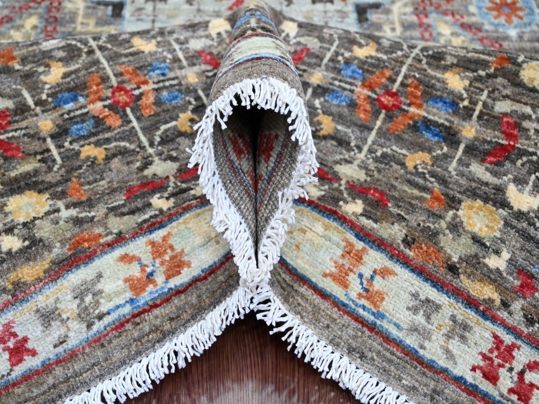 Mamluk Mamluk hand-knotted wool rug in Gray, 7'11" x 9'8" — SKU O020338 (view 5)