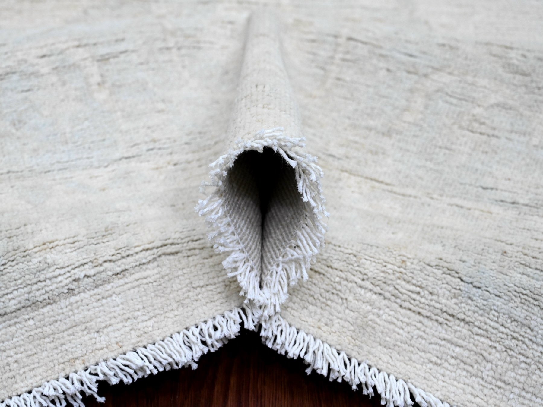 Peshawar Oushak hand-knotted wool rug in Ivory & Light Blue, 12' x 15'1" — SKU O020365 (view 5)