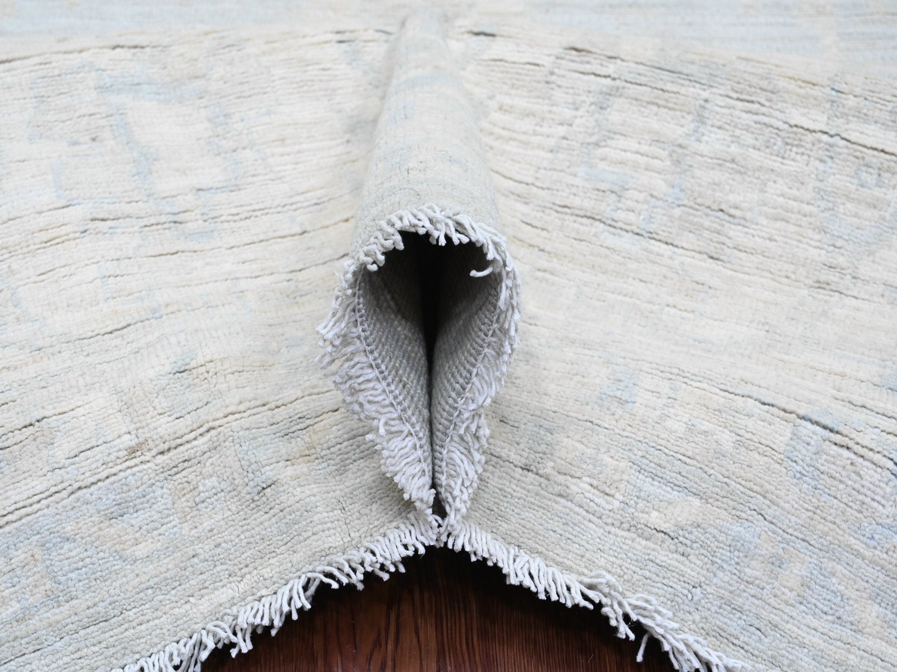 Peshawar Oushak hand-knotted wool rug in Gray & Ivory, 11'10" x 15'3" — SKU O020366 (view 5)