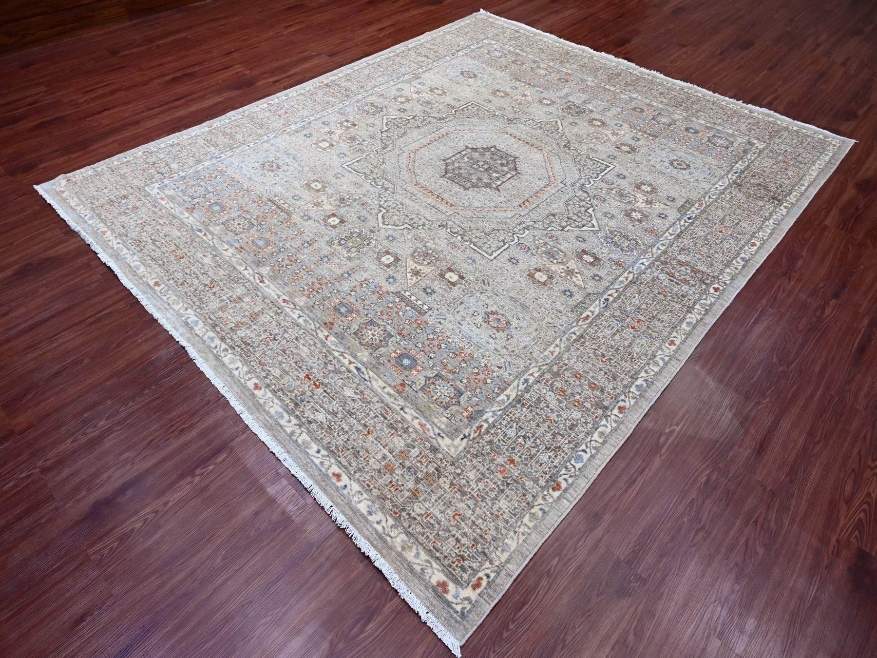 Mamluk Mamluk hand-knotted wool rug in Gray, 8'1" x 9'11" — SKU O020382 (view 3)