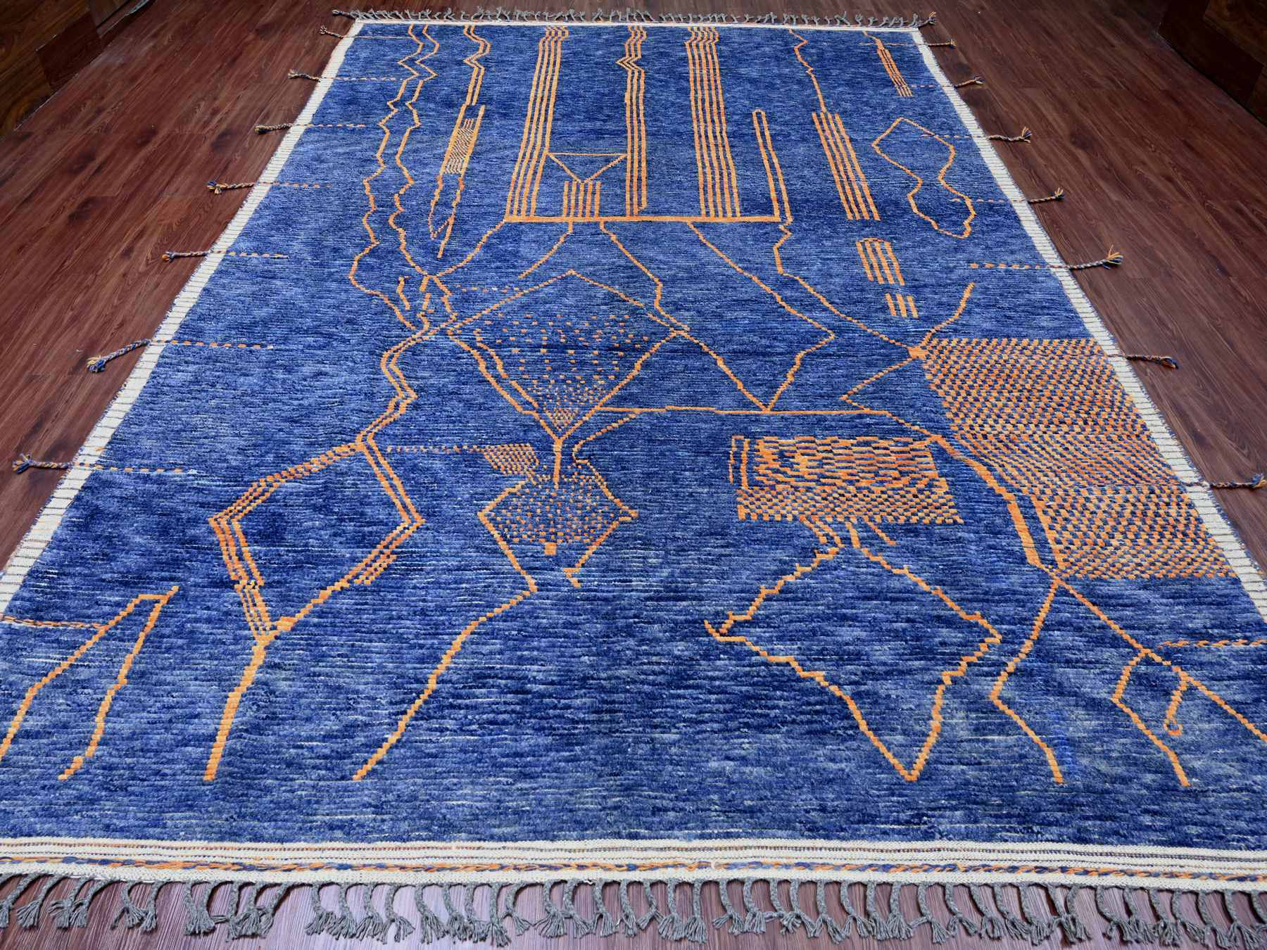 Tribal & Geometric hand-knotted wool rug in Blue & Ivory, 8'11" x 12'5" — SKU O020418 (view 2)