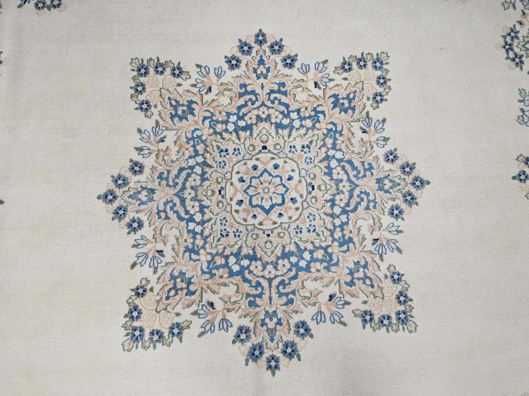 Kerman Vintage hand-knotted wool rug in Ivory & Blue, 9'7" x 10' — SKU O02054 (view 9)