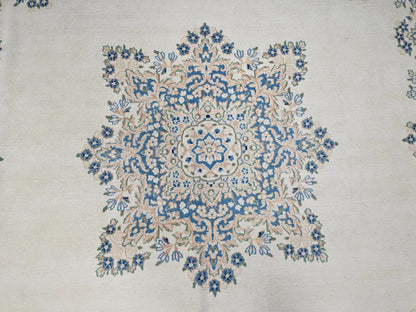 Kerman Vintage hand-knotted wool rug in Ivory & Blue, 9'7" x 10' — SKU O02054 (view 9)