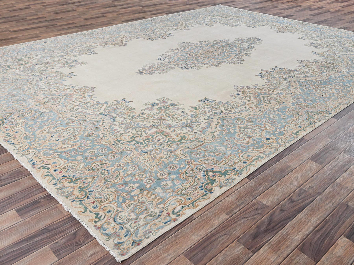 Kerman Vintage hand-knotted wool rug in Ivory, 9'11" x 13'9" — SKU O02055 (view 3)