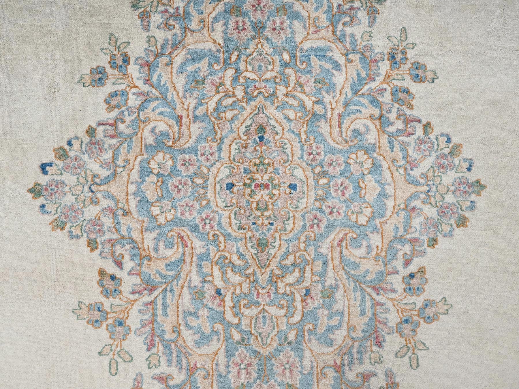 Kerman Vintage hand-knotted wool rug in Ivory, 9'11" x 13'9" — SKU O02055 (view 9)