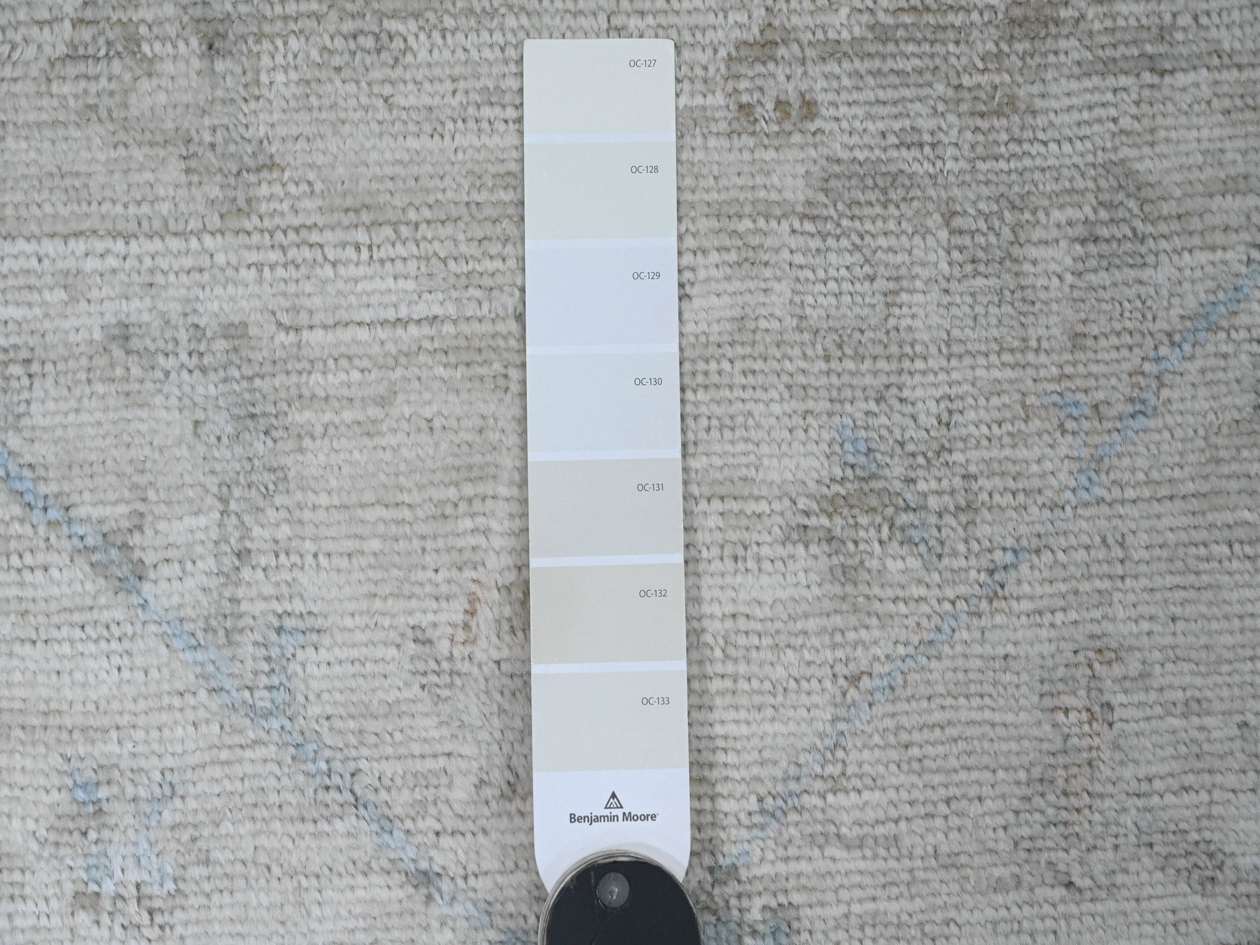 Oushak Oushak hand-knotted wool runner in Ivory & Light Gray, 2'8" x 12'4" — SKU O020582 (view 3)